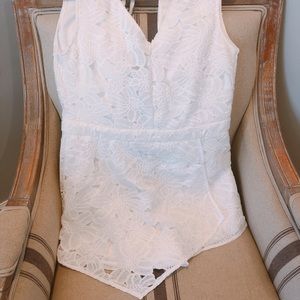 WHITE FLORAL ROMPER!!